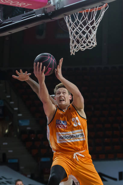 随着比赛的 随着比赛的