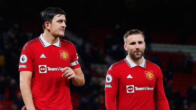 任何关于他 任何关于他