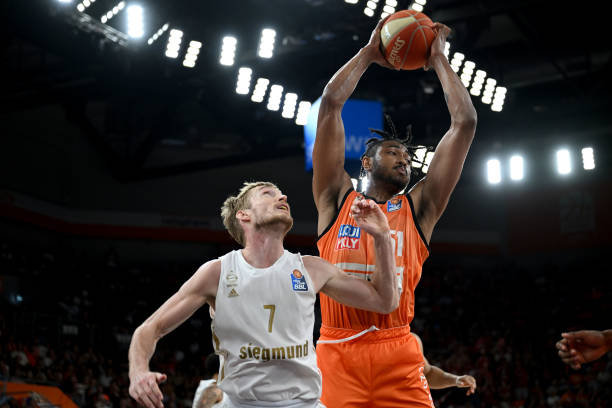 间的年轻球 间的年轻球