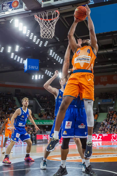 挺身而出 挺身而出